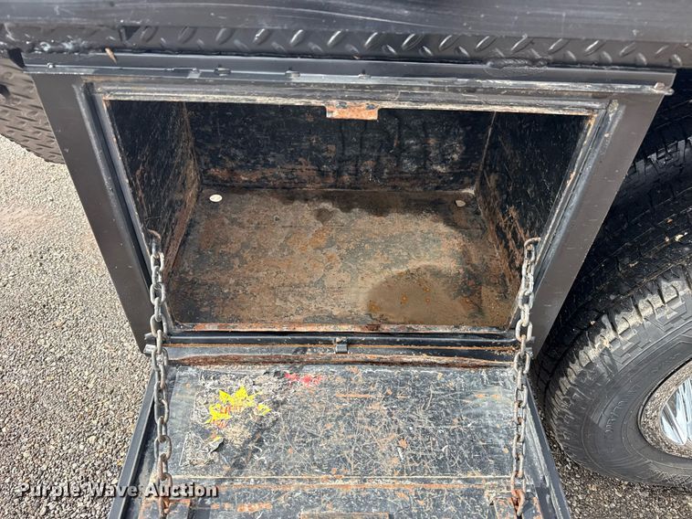 image for item EG5900 2010 Chevrolet Silverado 3500HD Crew Cab flatbed pickup truck