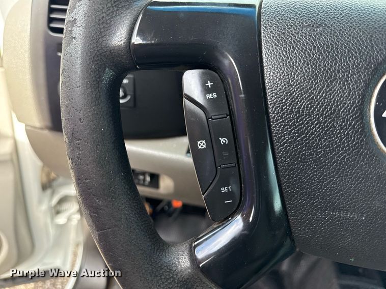 image for item EG5900 2010 Chevrolet Silverado 3500HD Crew Cab flatbed pickup truck