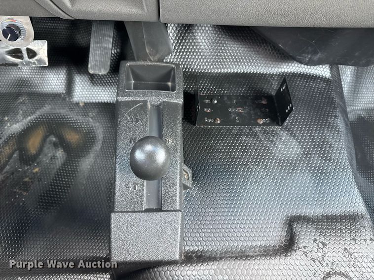 image for item EG5900 2010 Chevrolet Silverado 3500HD Crew Cab flatbed pickup truck