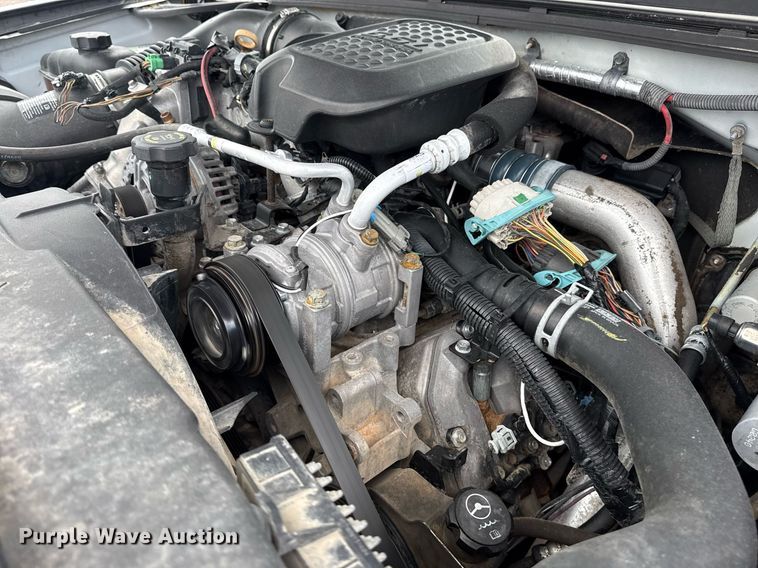 image for item EG5900 2010 Chevrolet Silverado 3500HD Crew Cab flatbed pickup truck