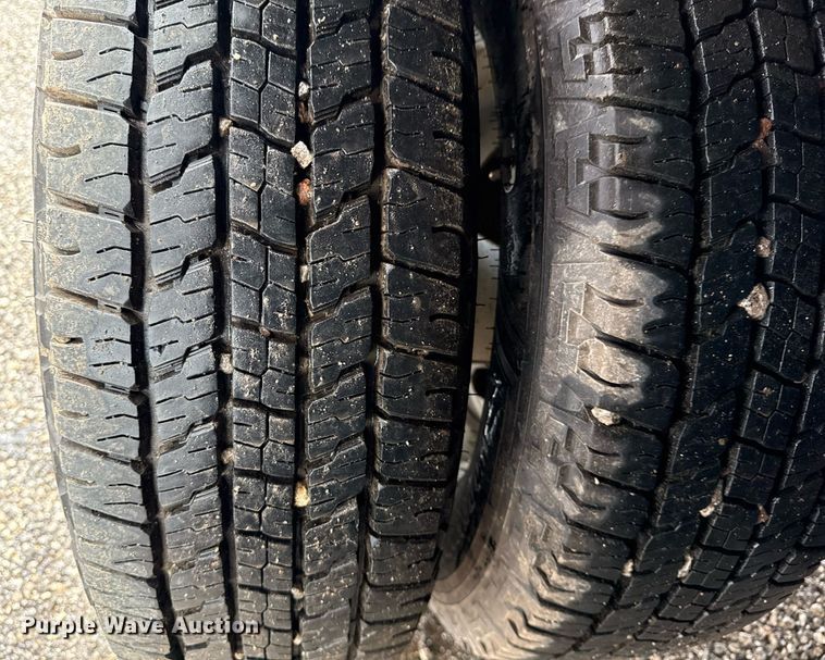 image for item EG5900 2010 Chevrolet Silverado 3500HD Crew Cab flatbed pickup truck