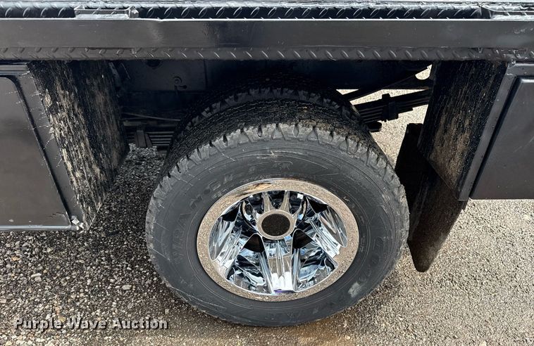 image for item EG5900 2010 Chevrolet Silverado 3500HD Crew Cab flatbed pickup truck