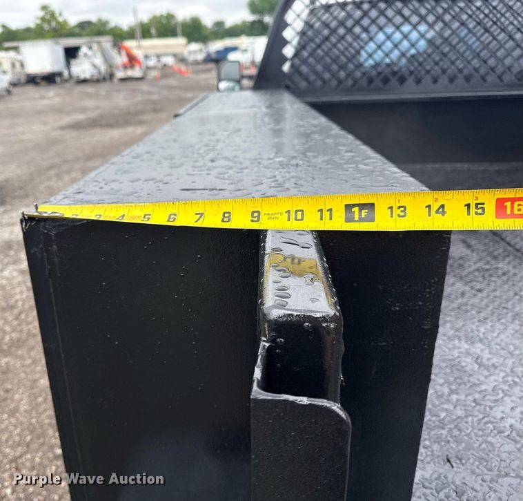 image for item EG5910 2017 Ford F350 Super Duty  Crew Cab flatbed pickup truck