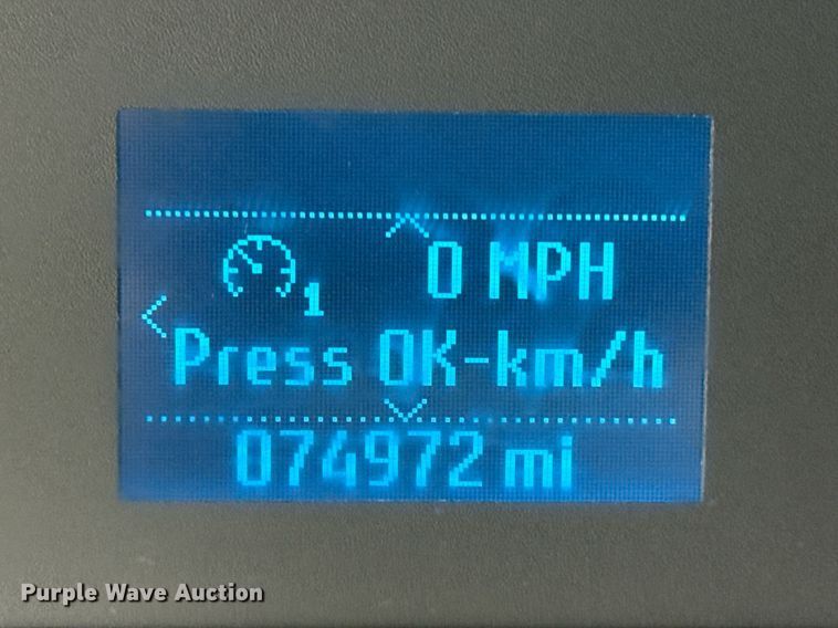 image for item EG5910 2017 Ford F350 Super Duty  Crew Cab flatbed pickup truck