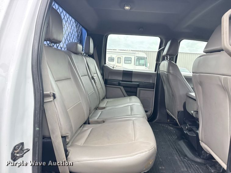 image for item EG5910 2017 Ford F350 Super Duty  Crew Cab flatbed pickup truck