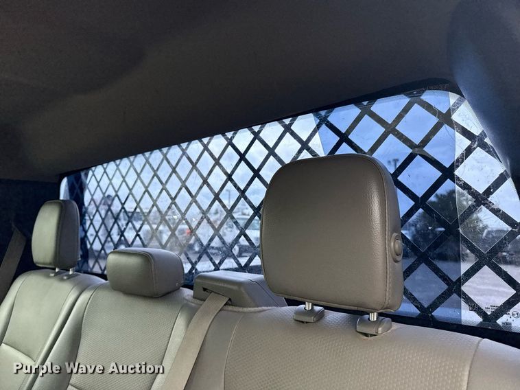 image for item EG5910 2017 Ford F350 Super Duty  Crew Cab flatbed pickup truck