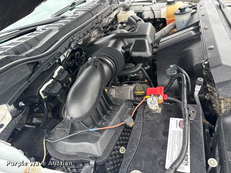 image for item EG5910 2017 Ford F350 Super Duty  Crew Cab flatbed pickup truck