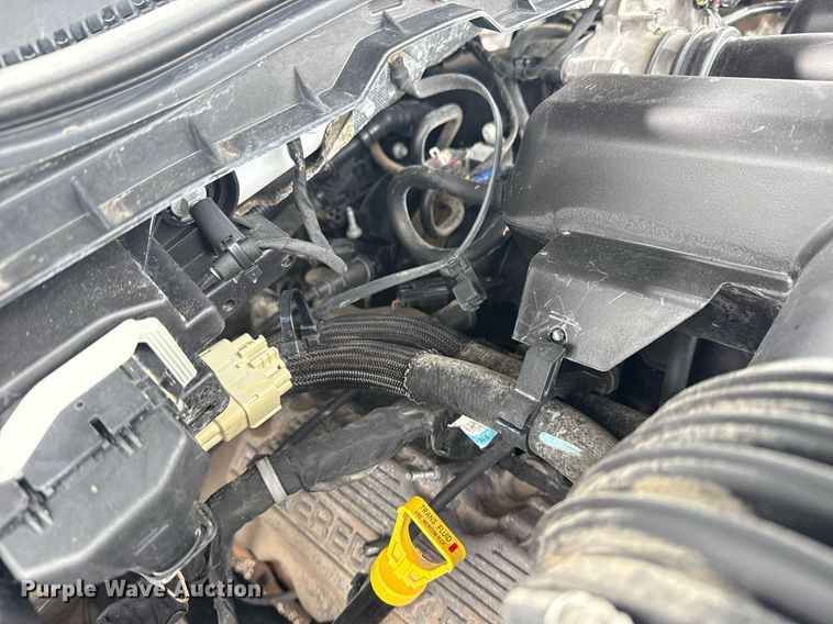 image for item EG5910 2017 Ford F350 Super Duty  Crew Cab flatbed pickup truck