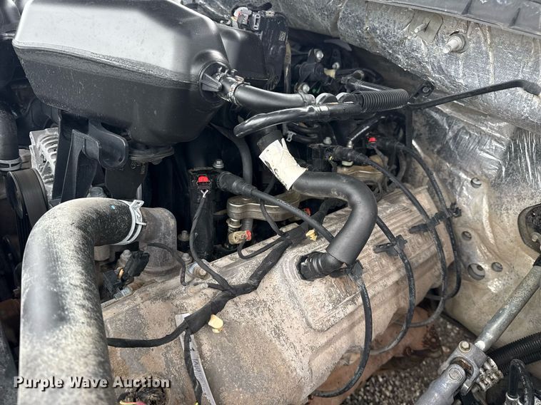 image for item EG5910 2017 Ford F350 Super Duty  Crew Cab flatbed pickup truck