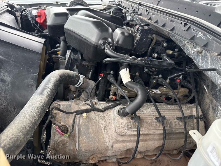 image for item EG5910 2017 Ford F350 Super Duty  Crew Cab flatbed pickup truck