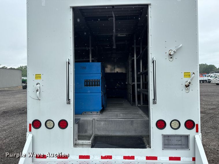 image for item EG5913 2017 Isuzu NRR box truck