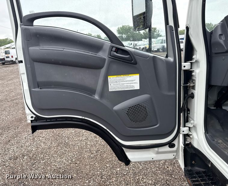 image for item EG5913 2017 Isuzu NRR box truck