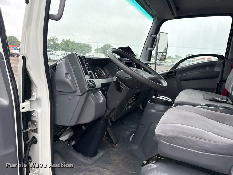 image for item EG5913 2017 Isuzu NRR box truck