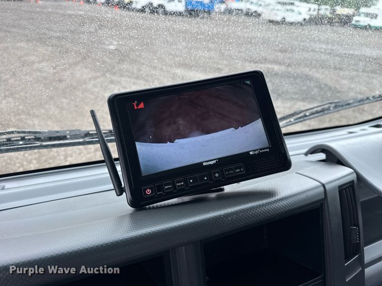 image for item EG5913 2017 Isuzu NRR box truck