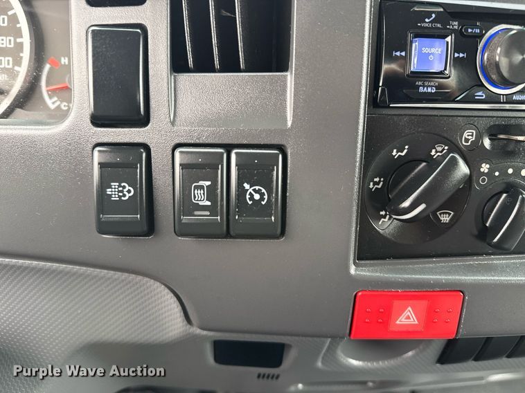 image for item EG5913 2017 Isuzu NRR box truck