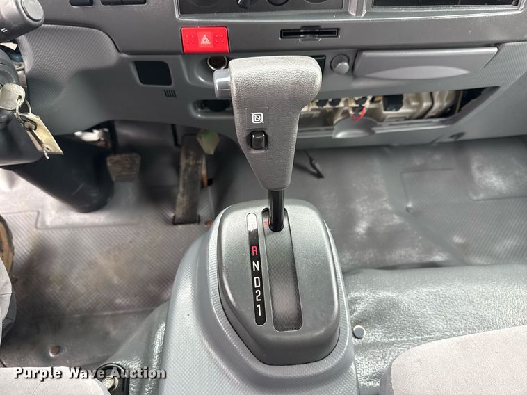 image for item EG5913 2017 Isuzu NRR box truck