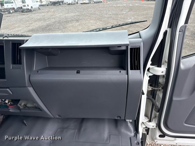 image for item EG5913 2017 Isuzu NRR box truck