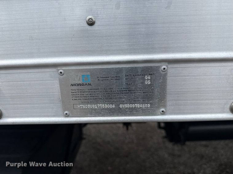 image for item EG5918 2006 Freightliner Business Class M2 box truck