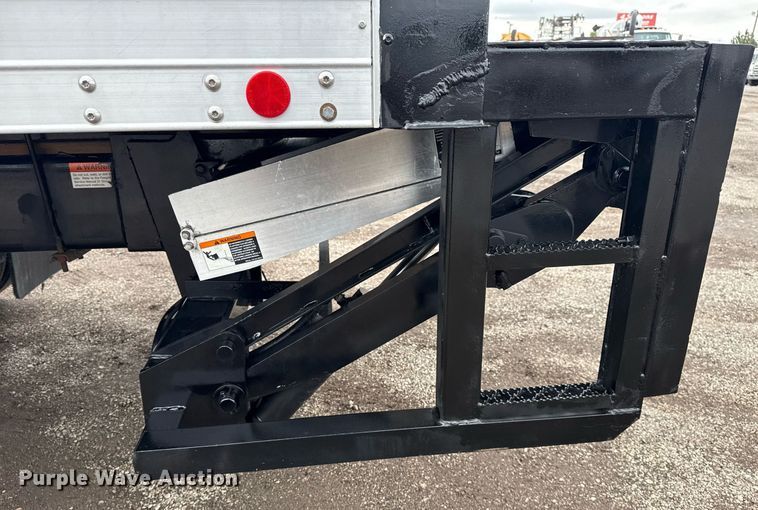 image for item EG5918 2006 Freightliner Business Class M2 box truck