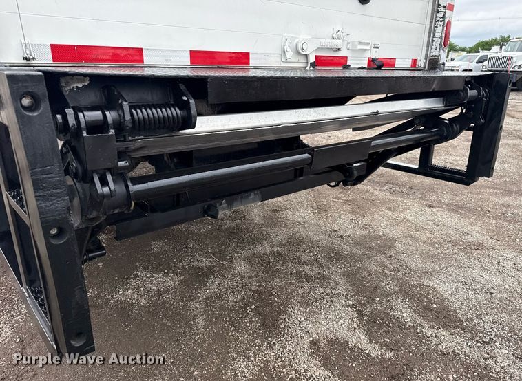 image for item EG5918 2006 Freightliner Business Class M2 box truck