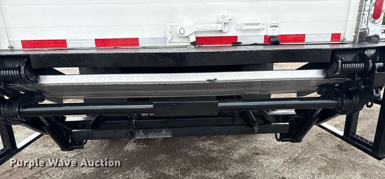 image for item EG5918 2006 Freightliner Business Class M2 box truck