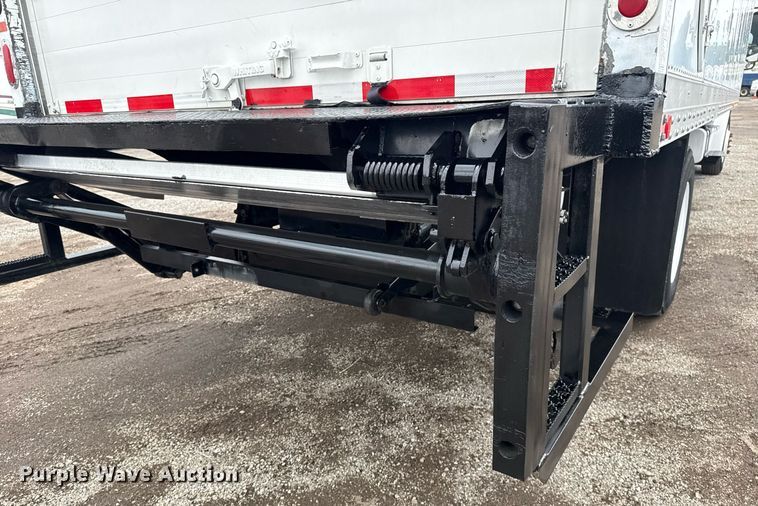 image for item EG5918 2006 Freightliner Business Class M2 box truck