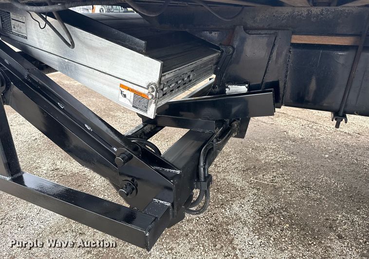 image for item EG5918 2006 Freightliner Business Class M2 box truck