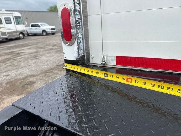 image for item EG5918 2006 Freightliner Business Class M2 box truck