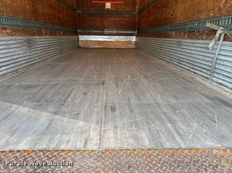 image for item EG5918 2006 Freightliner Business Class M2 box truck