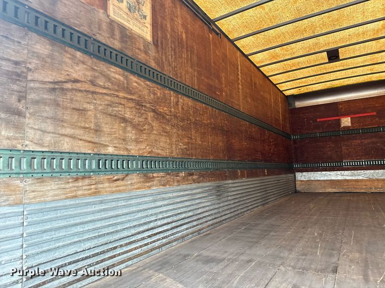 image for item EG5918 2006 Freightliner Business Class M2 box truck