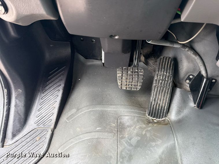 image for item EG5918 2006 Freightliner Business Class M2 box truck