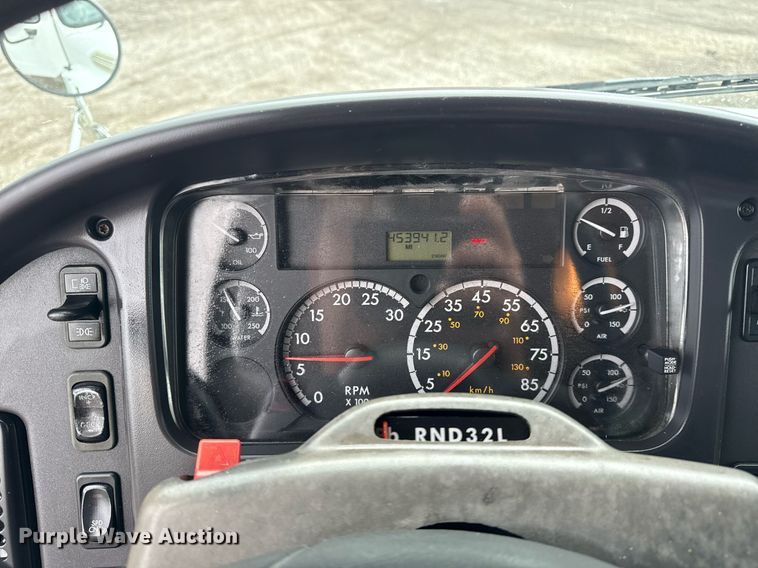 image for item EG5918 2006 Freightliner Business Class M2 box truck