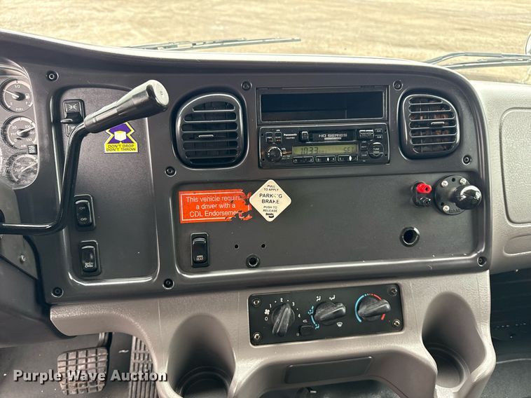 image for item EG5918 2006 Freightliner Business Class M2 box truck