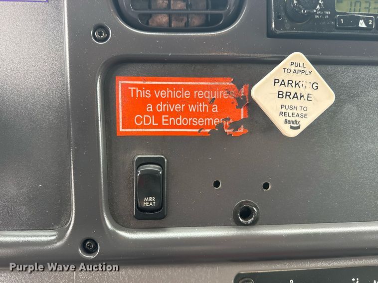 image for item EG5918 2006 Freightliner Business Class M2 box truck