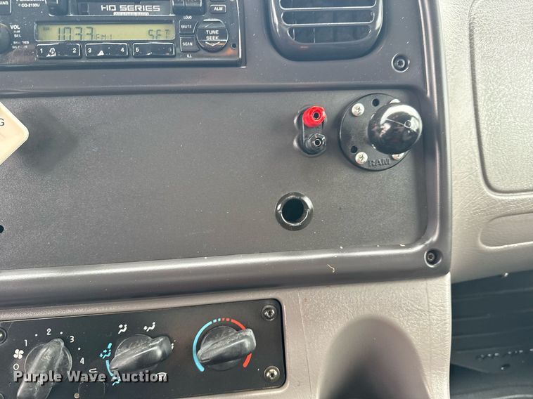 image for item EG5918 2006 Freightliner Business Class M2 box truck