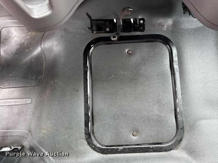 image for item EG5918 2006 Freightliner Business Class M2 box truck