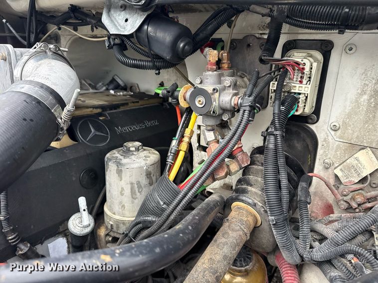 image for item EG5918 2006 Freightliner Business Class M2 box truck