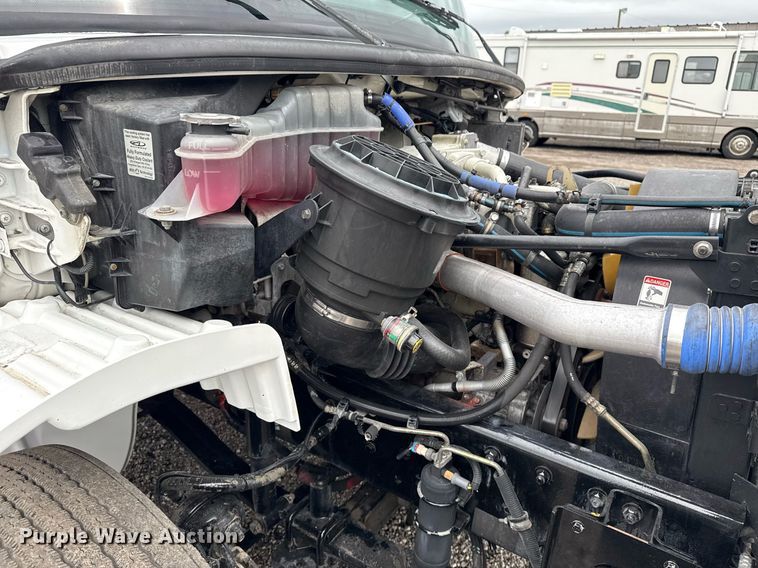 image for item EG5918 2006 Freightliner Business Class M2 box truck