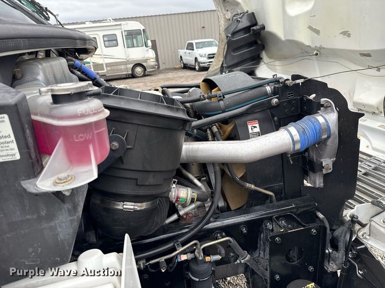 image for item EG5918 2006 Freightliner Business Class M2 box truck