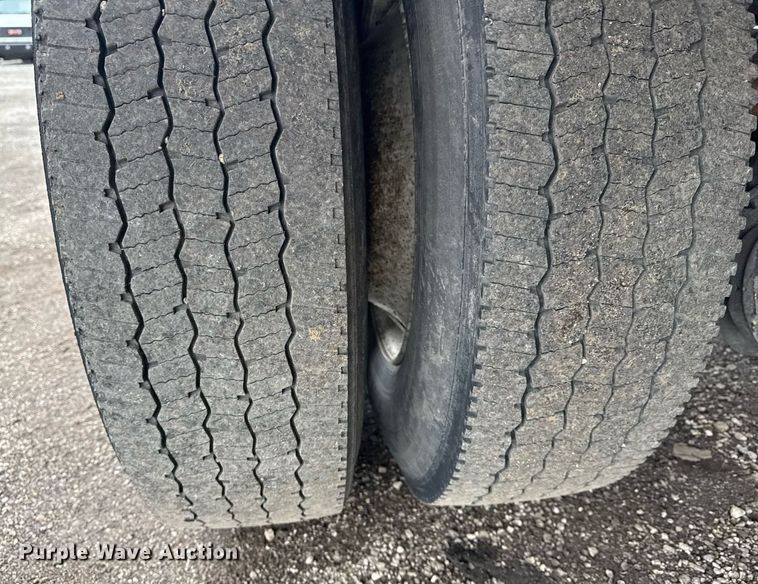 image for item EG5918 2006 Freightliner Business Class M2 box truck