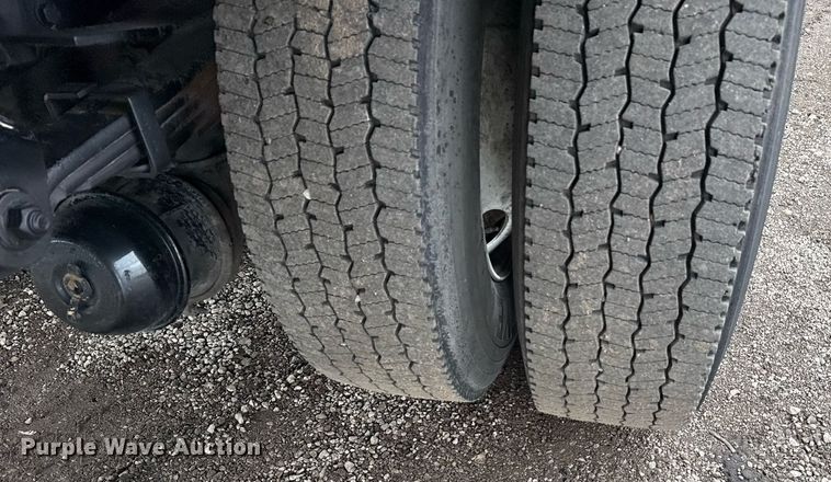 image for item EG5918 2006 Freightliner Business Class M2 box truck