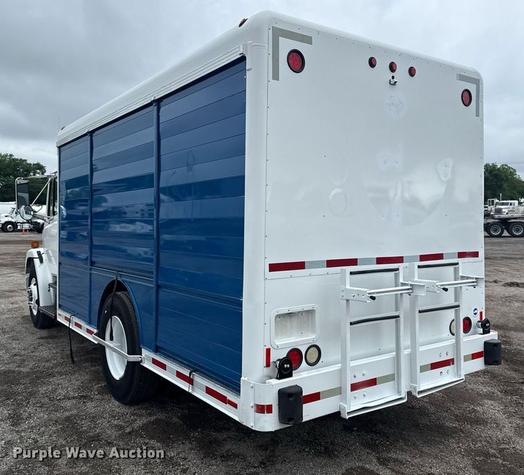 image for item EG5922 2000 Freightliner FL60 utility / service truck