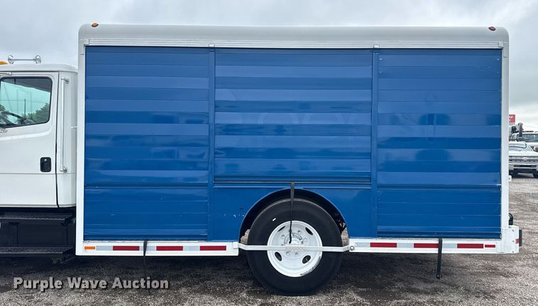 image for item EG5922 2000 Freightliner FL60 utility / service truck