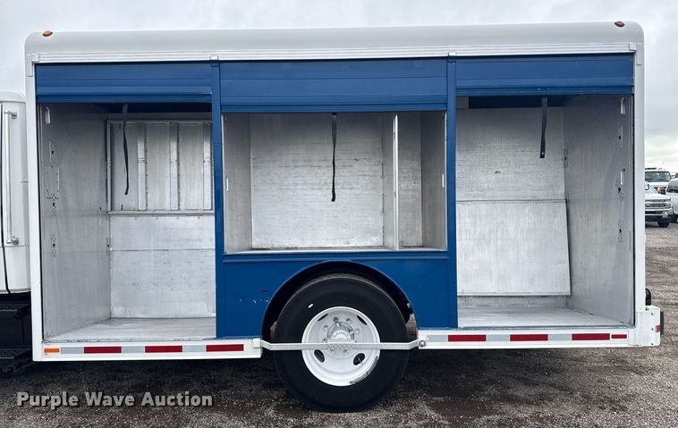 image for item EG5922 2000 Freightliner FL60 utility / service truck