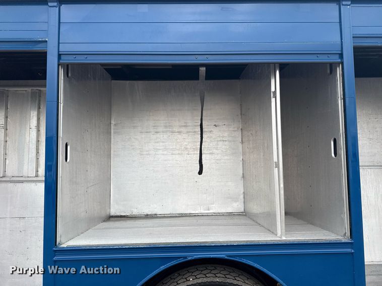 image for item EG5922 2000 Freightliner FL60 utility / service truck