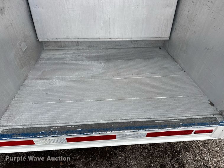 image for item EG5922 2000 Freightliner FL60 utility / service truck