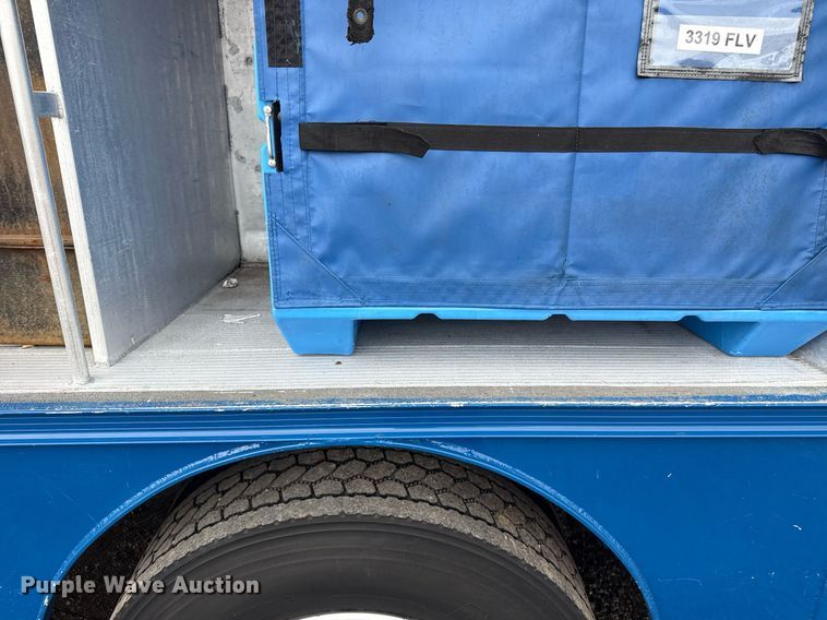 image for item EG5922 2000 Freightliner FL60 utility / service truck