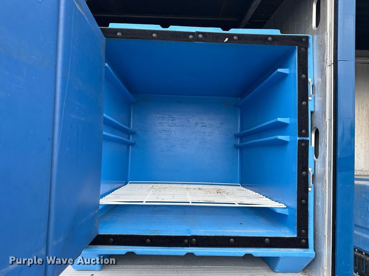 image for item EG5922 2000 Freightliner FL60 utility / service truck