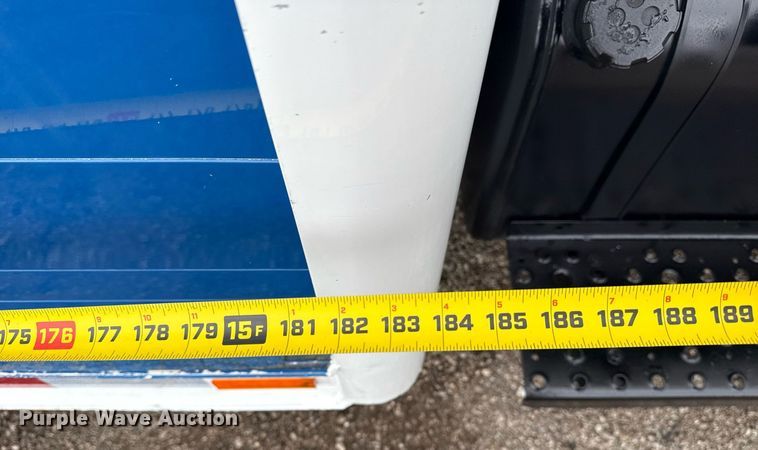 image for item EG5922 2000 Freightliner FL60 utility / service truck