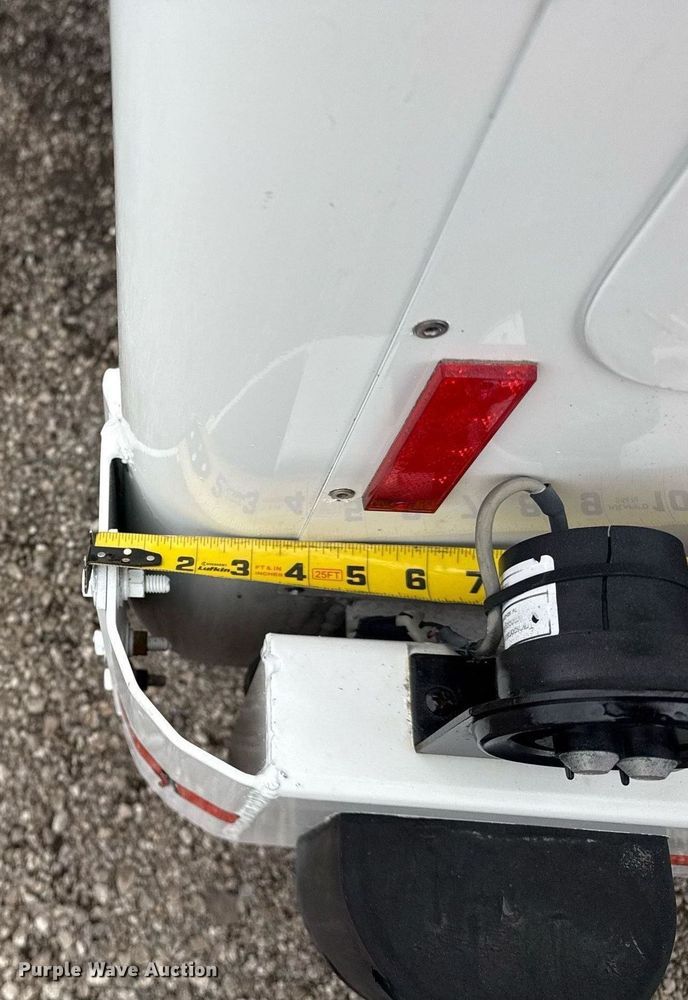 image for item EG5922 2000 Freightliner FL60 utility / service truck